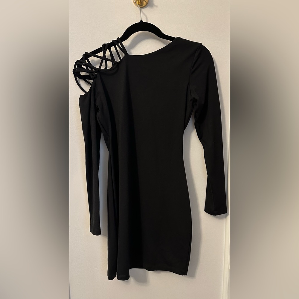 Susana Monaco Black Cold-Shoulder Strappy Long-Sleeve Mini Dress - Picture 4 of 4